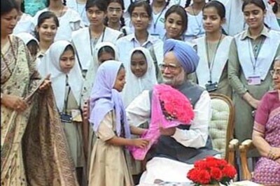 PM greets nation on Eid, eve of Holi festivals