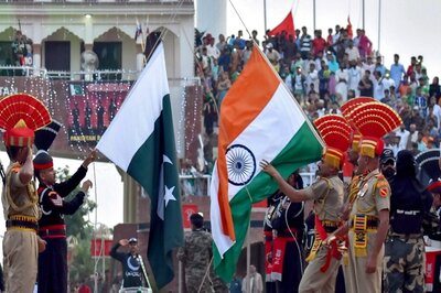 Straight Talk | Cash-Strapped Pakistan Turns to India for Help Amid Economic Crisis