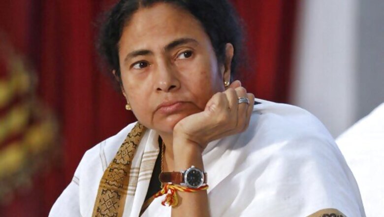 Parents ransack school, Mamata assures action