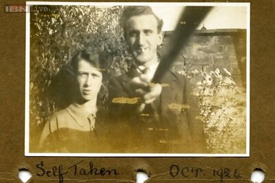Selfie from 1926 shows a couple using a selfie stick
