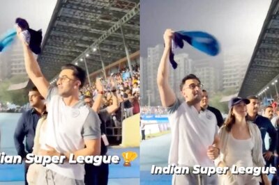 Ranbir Kapoor Takes Victory Lap With Alia After His Team Mumbai City FC Wins ISL Semi-final | Watch