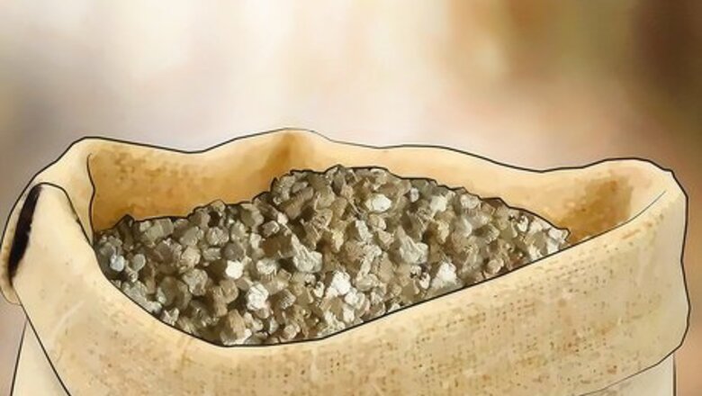 How to Use Vermiculite in a Container Garden