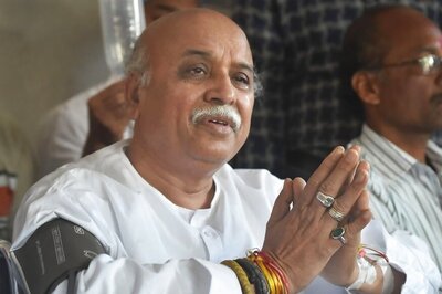 VHP Leadership Impasse Worries RSS as Pravin Togadia Wants to Stay Put