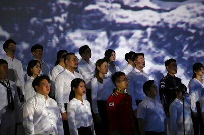 Moon extends olive branch to Tokyo over wartime history