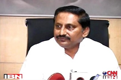 Cyclone threat: Kiran Kumar Reddy appeals APNGOs to end stir