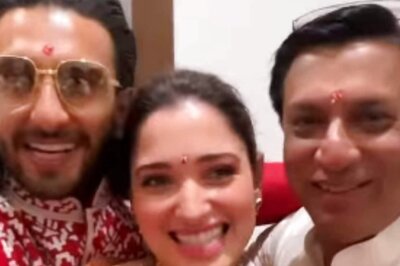 Ranveer Singh Hugs Tamannaah Bhatia, Madhur Bhandarkar Ahead of Babli Bouncer's Release; Watch