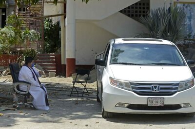 Priests are Offering Drive-by Confessions in Mexico Due to Coronavirus Restrictions