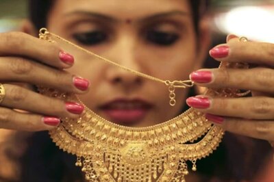 The Resurgence of Gold: Why Gold Jewelry is a Must-Have in 2024