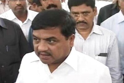 Shiv Sena gives a memorandum to RR Patil on female commuter safety