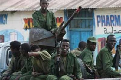 Fighting rages for 2nd day in Somalia