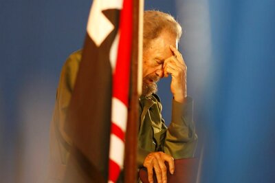 When Fidel Castro Surprised Indira Gandhi with a Bear Hug