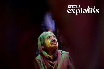 A Colourful Women's Day: How Holi Brings Momentary Joy Into Lives of Vrindavan's Widows