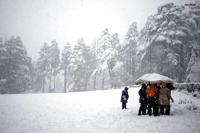 Hills near Shimla, Manali get season's first snow