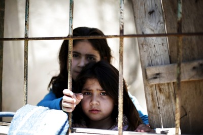 Syria frees political prisoners in Eid gesture