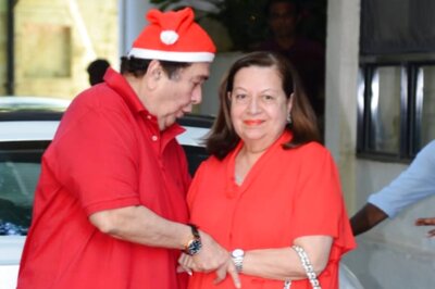 Randhir Kapoor Almost Falls, Babita Helps Him At Kapoor Christmas Lunch; Video Goes Viral