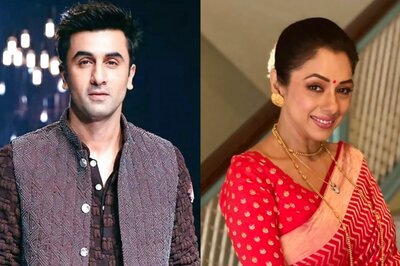 Dad-To-Be Ranbir Kapoor Holds a Baby In Viral Video, Anupamaa's Rupali Ganguly Joins Him Too