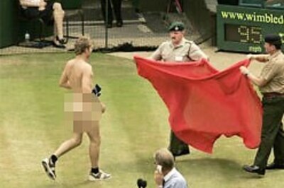 Sharapova keeps her eye on the ball