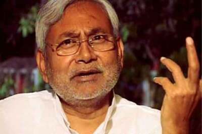 It's a smooth sail for Nitish in Opinion Polls