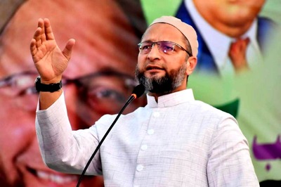 Amid Lockdown, AIMIM Chief Owaisi Appeals to Muslims to Pray at Homes on Eid