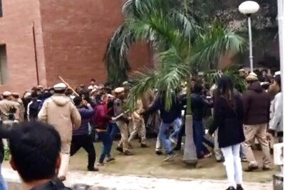 Several DU Students Boycott Exams against Police Action on Jamia Students, Hold Protests