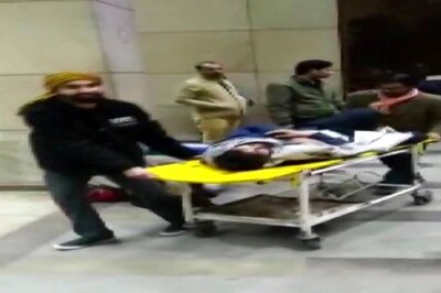 'This Can't Continue': JNUSU President Aishe Ghosh Accuses ABVP Members of Beating Student