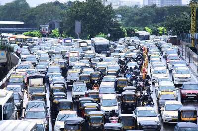 LIVE: Mumbai Rain Floods Roads, Subways, Massive Traffic Snarl on Eastern & Western Expressway; Rajasthan Sees Intense Spell