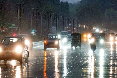 Delhi Records Minimum Temperature of 21.4 Deg C, Light Rain Likely at Few Places