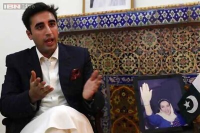 Scion of Pakistan's dynasty struggles to shake off father's legacy