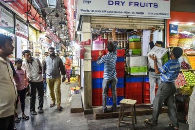 Noida's Commercial Hub to Reopen After 2 Months, No Entry For Customers Sans Face Mask