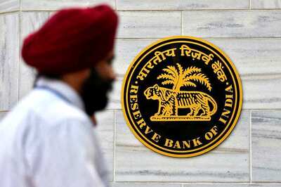 RBI Says Economy will Grow 7.4% Next Fiscal Year, Leaves Benchmark Interest Rate Unchanged