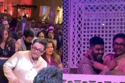 Aamir Khan Has An Epic Reaction After DJ Plays ‘Papa Kehte Hain’ Song at Ira-Nupur Reception; Watch