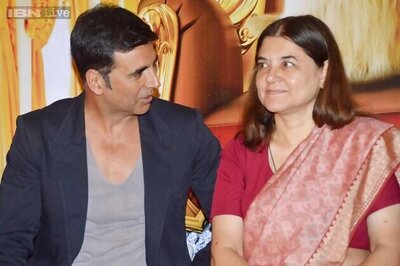 Maneka Gandhi launches the trailer of 'It's Entertainment' featuring Akshay Kumar and a cocker spaniel