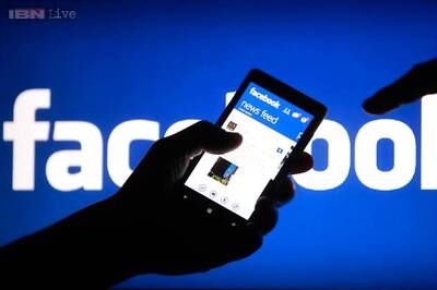 Facebook lifts restriction, users under 18 can now share with public