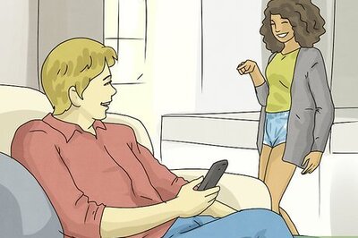 How Do I Tell If My Girlfriend’s Sister Likes Me?