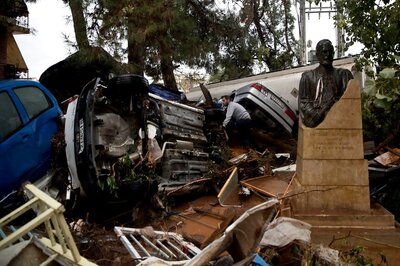 15 Killed as Truck Crashes Into 31-Car Line on China Toll Bridge