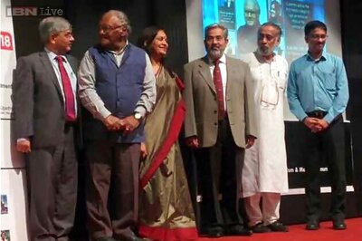 Live: Commits signs MoU with Network18 for training future journalists