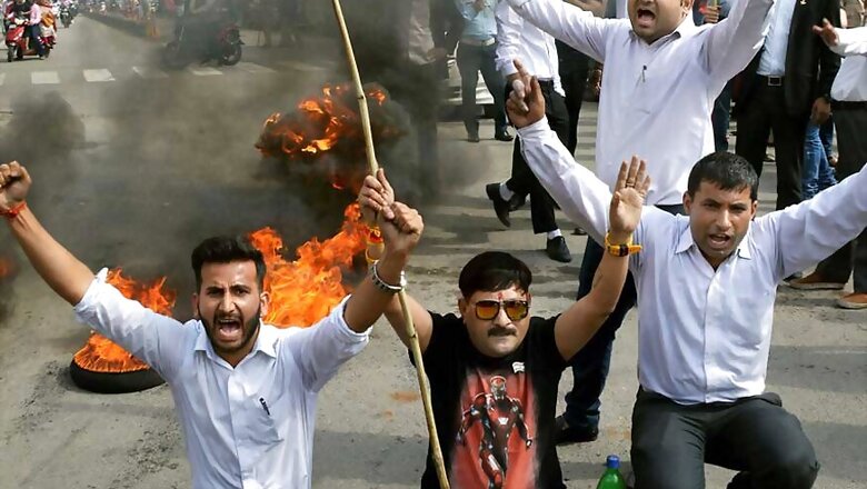 Kathua Rape Case: 8 Lawyers Named in FIR for Obstructing Cops While Filing Chargesheet