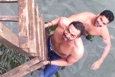 Arjun Rampal gets Purab Kohli 'addicted to ab work outs'