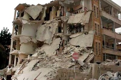 Army mortar shells kill 10 in Syrian village