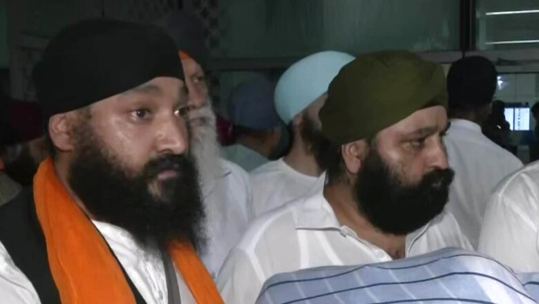 55 Afghan Sikhs Arrive in Delhi Fearing Persecution; Taliban Stops Them from Bringing Sacred Texts
