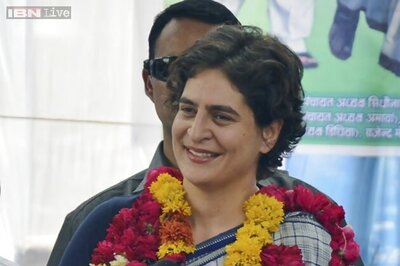 'No vacancy' for leadership role for Priyanka in Congress: Tharoor
