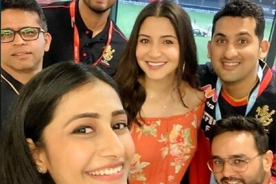 Pregnant Anushka Sharma Looks Radiant in Viral Pic Taken After RCB Win