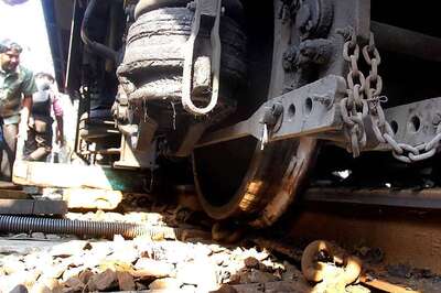 Coach of Madurai Express Derails at Khandala, None Hurt