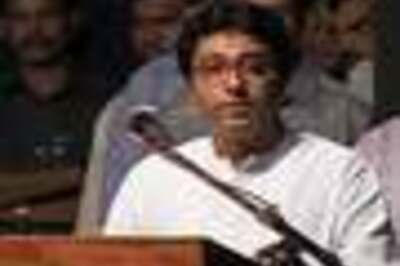 Raj Thackeray wants MNS to 'clean up' Mumbai