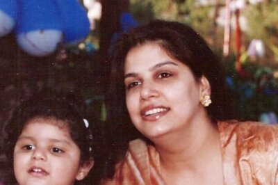 Anshula Kapoor Remembers Mom Mona Shourie on her Death Anniversary, Janhvi Kapoor Reacts