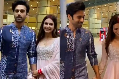 Newlyweds Pulkit Samrat, Kriti Kharbanda Walk Hand-In-Hand As They Arrive In Mumbai Post Wedding; Watch