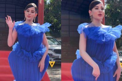 Urfi Javed Leaves All SHOCKED With 100 Kg Gown, Says 'Red Carpet Pe Toh Koi Bulata Nahi...' | Watch