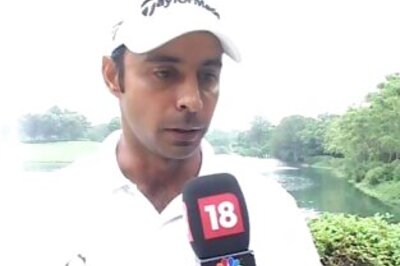 Randhawa matches Tiger Woods shot-for-shot, closes gap