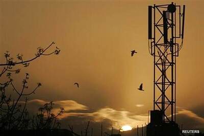 Govt sees Rs 20,000 cr from next spectrum auction