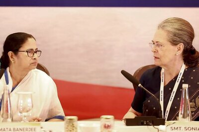 Friends or Foes? Bengal Cong Threatens Revolt Over ‘Adjustment’ With TMC. Didi’s Party Unimpressed Too